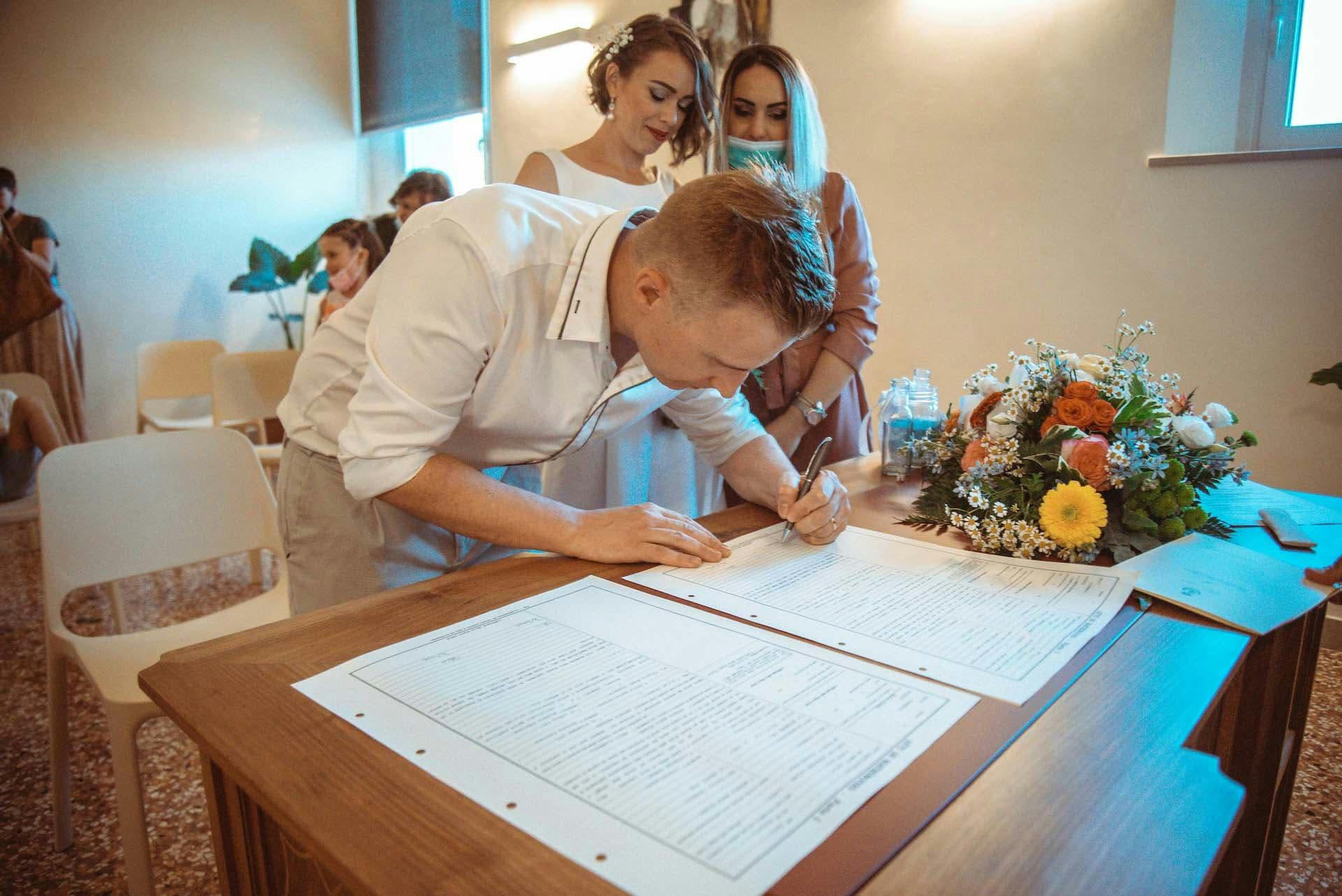 sposo firma matrimonio comune